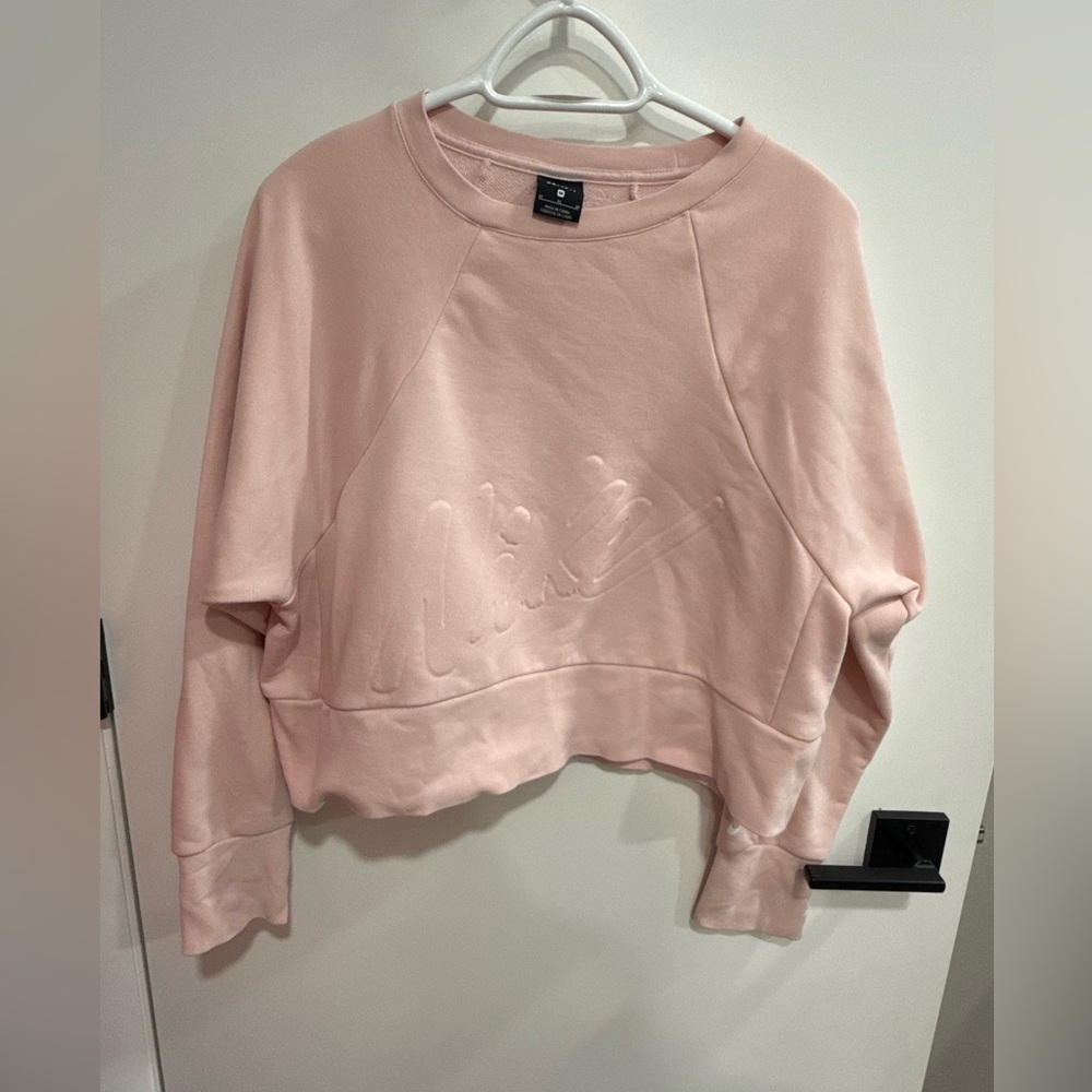 Nike Dri-FIT Pink Pullover Sweatshirt Logo Women’s Medium Crew Neck